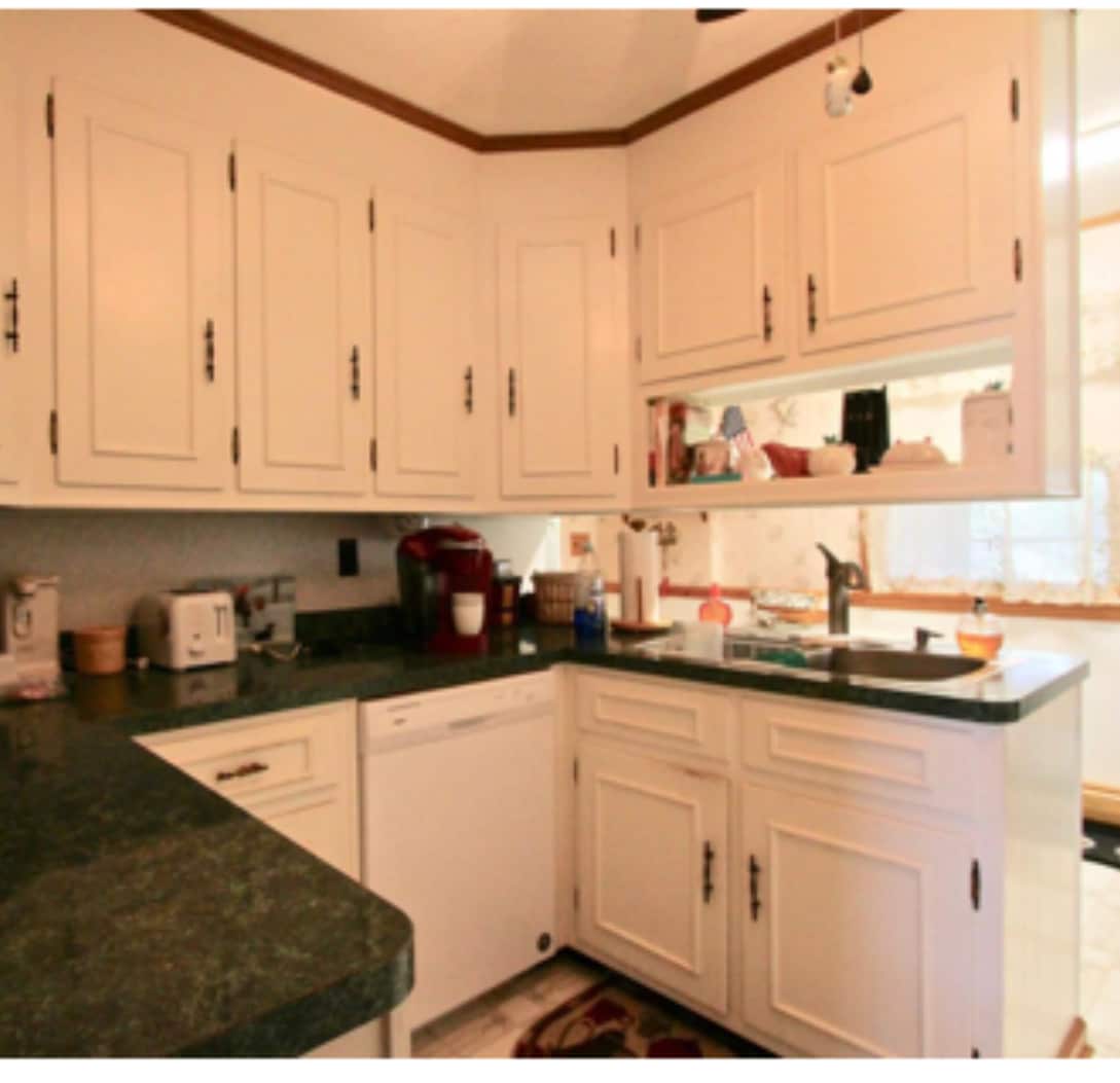 Building Photo - 122 Collins Ave