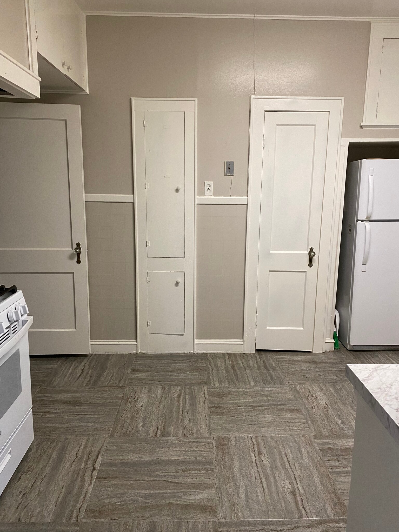 Building Photo - 937 Ontario St