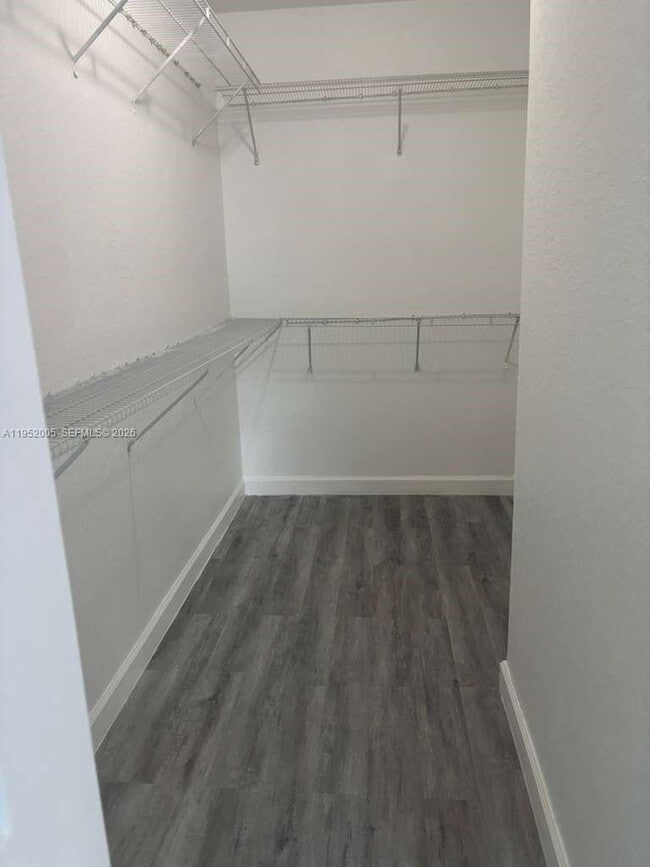 Building Photo - 25320 SE 15th Ct