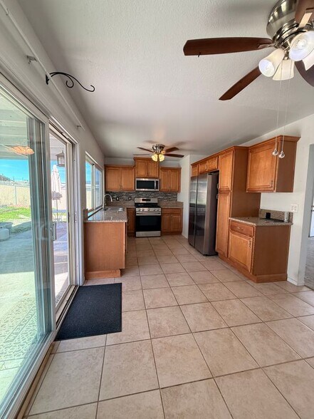 Building Photo - 308 Muir St