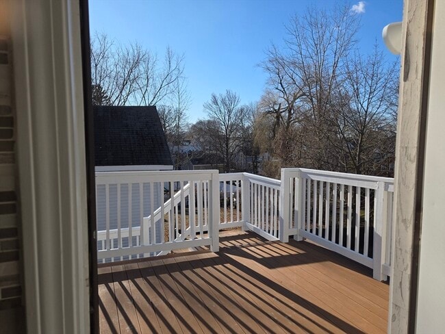 Building Photo - 3 Pearl St