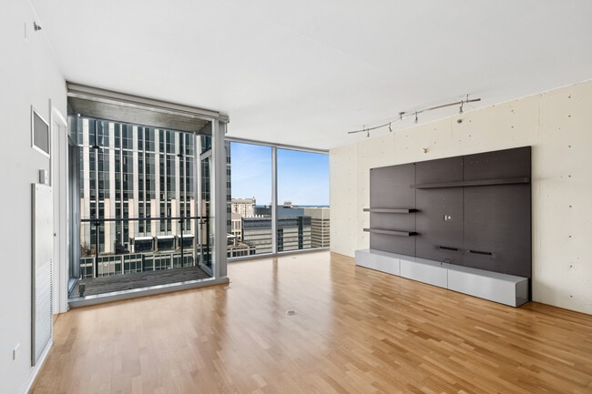 Building Photo - 600 N Fairbanks Ct