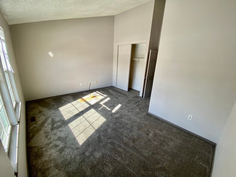 Building Photo - 9703 W Chatfield Ave