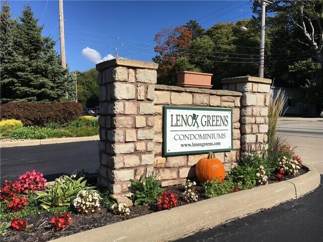 Building Photo - 29802 Lenox Dr