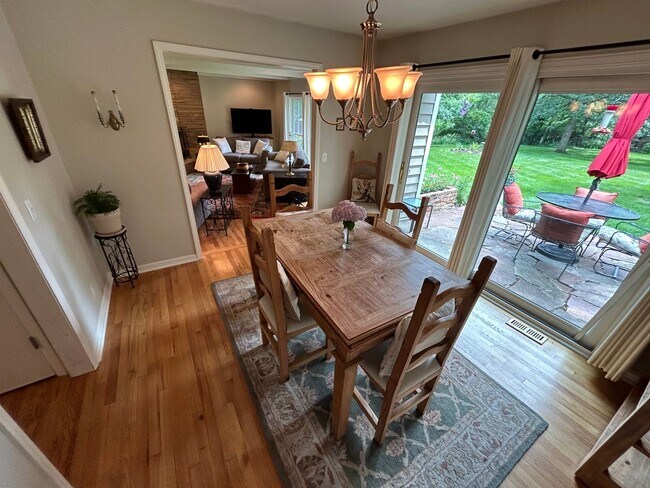 Building Photo - 4545 Manchester Dr