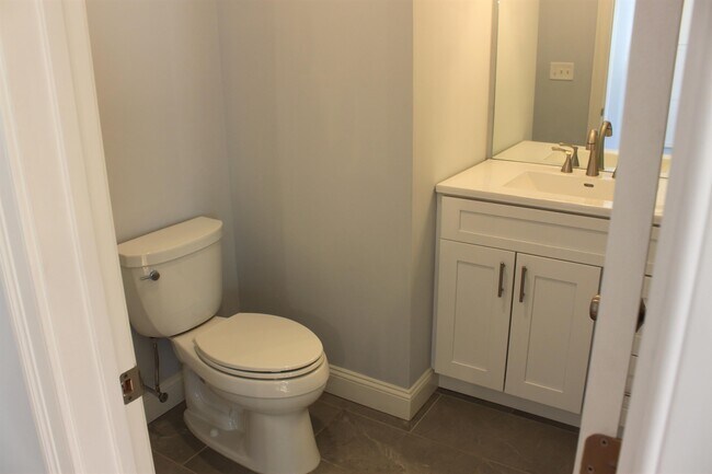 Building Photo - 22 Church St