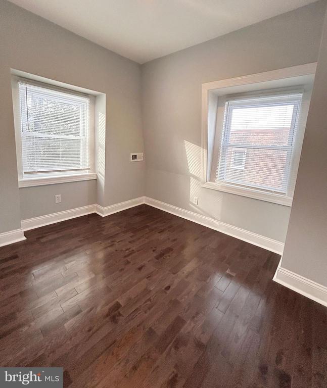 Building Photo - 157 E Duval St