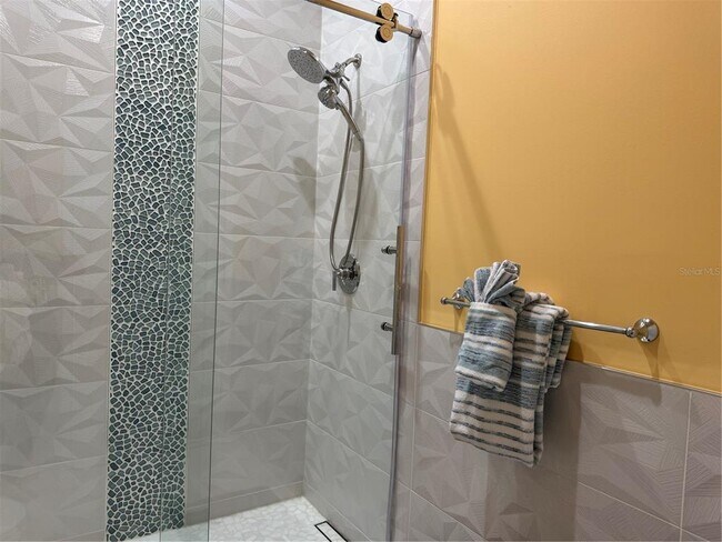 Building Photo - 200 Ocean Crest Dr