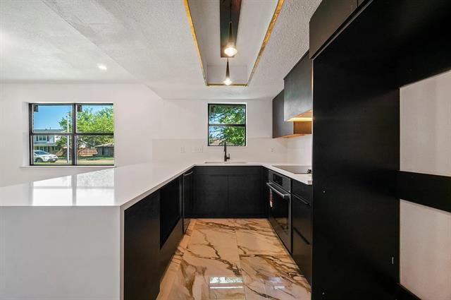 Building Photo - 2500 Laurel Ln