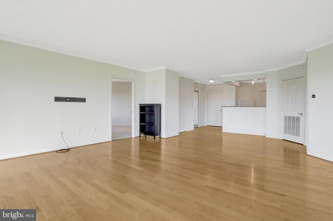 Building Photo - 3101 N Hampton Dr