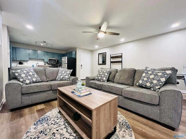 Building Photo - 6612 Willow Pointe Dr NW