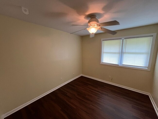 Building Photo - 951 Celia Dr