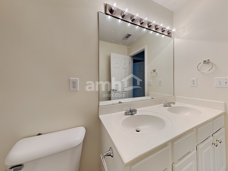 Building Photo - 4180 Glenaire Way NW
