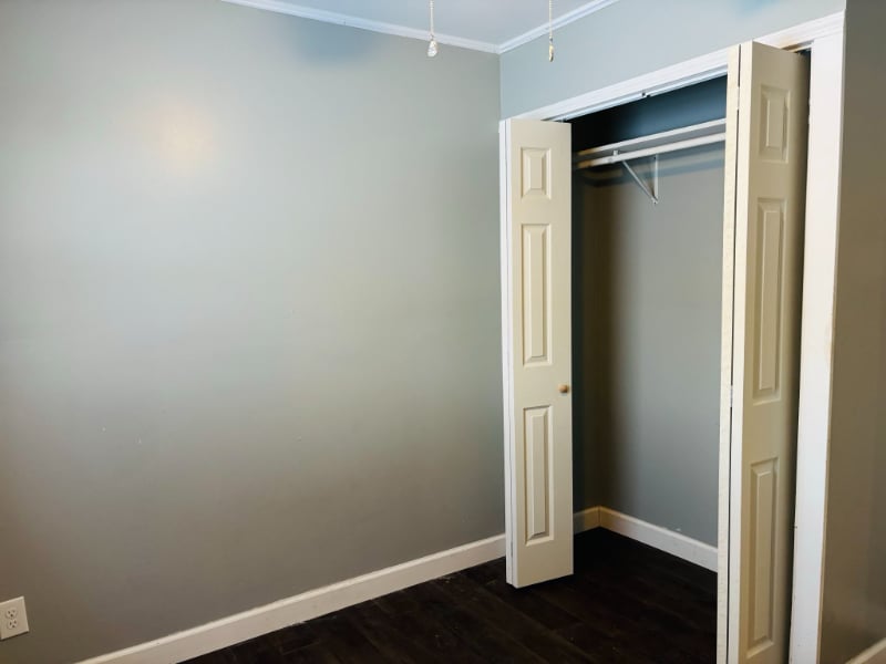 Building Photo - 110 Hall Ct