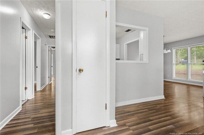 Building Photo - 920 Inglewood Ln