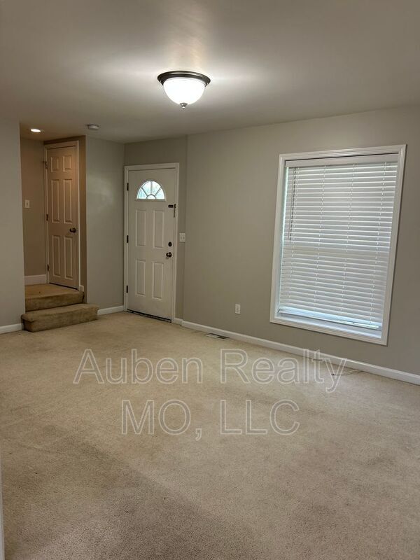 Building Photo - 6610 Metcalf Ave