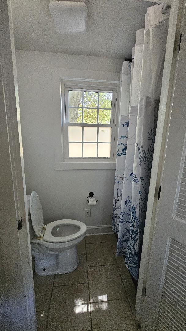 Building Photo - 323 Pine Grove Dr