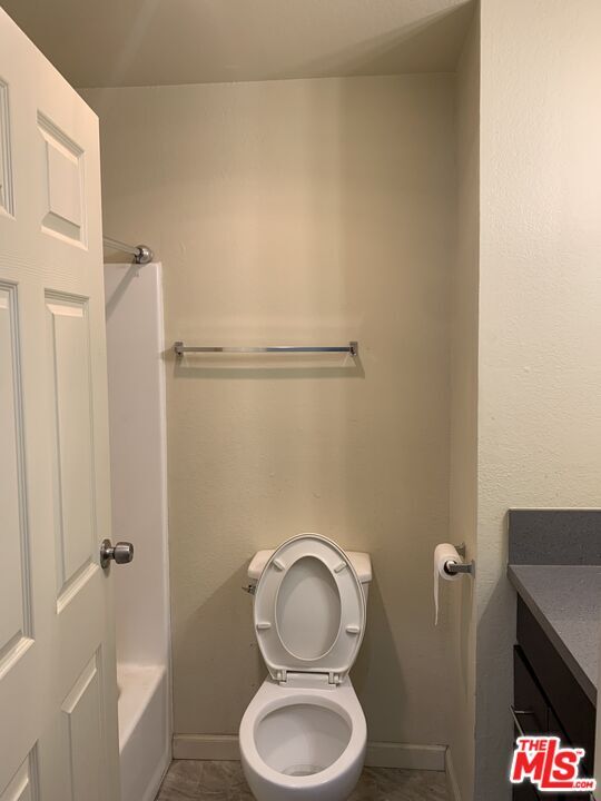 Building Photo - 545 S Manhattan Pl