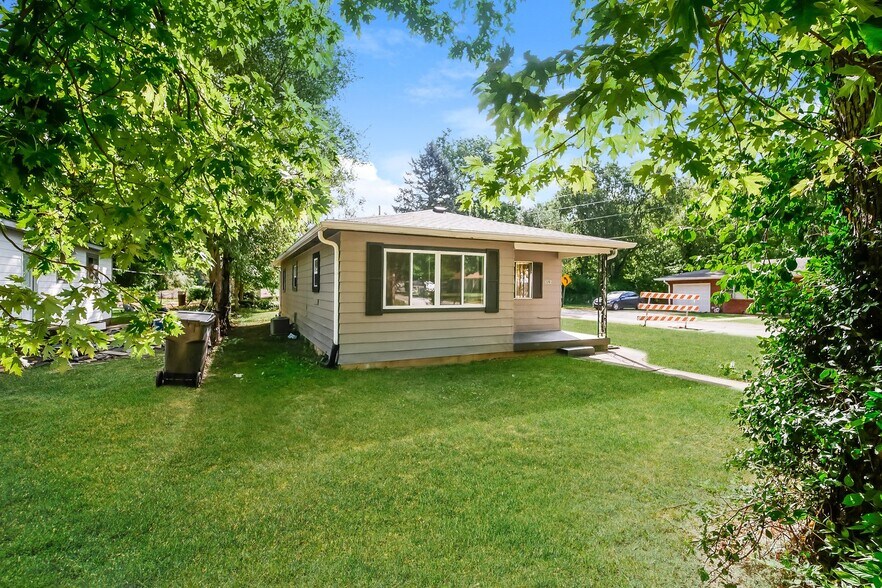 Building Photo - 3201 Ralston Ave