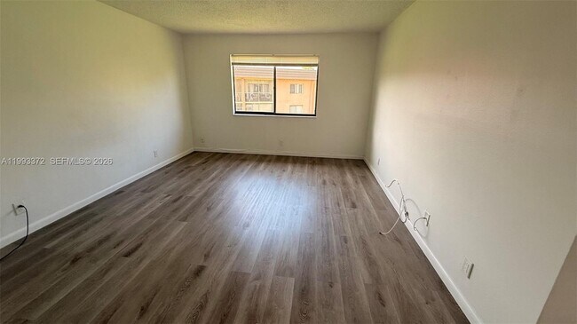 Building Photo - 231 Lakeview Dr