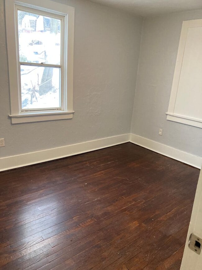 Building Photo - 2313 Vodeli St