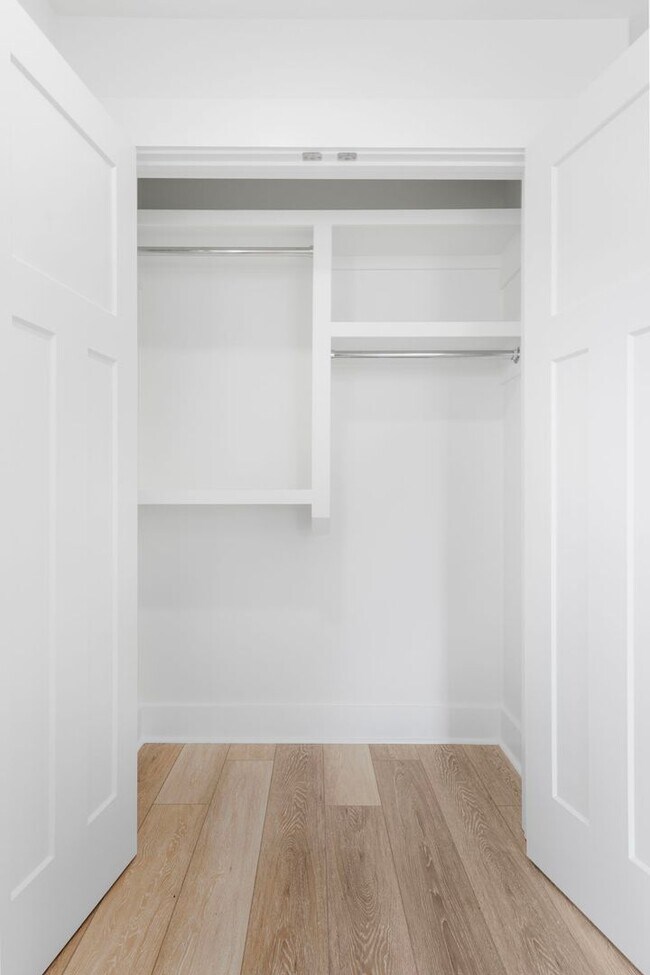 Building Photo - Four Bedroom Four Bath Home