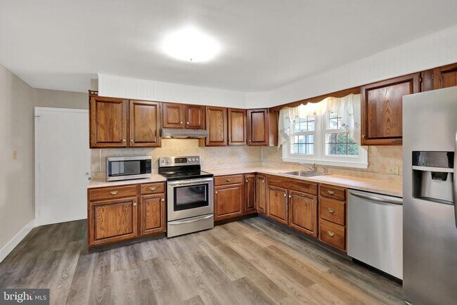 Building Photo - 13 Lupine Ln