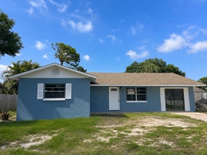 Building Photo - NICE Bradenton 4BR/2BA Home in Quiet Residential Neighborhood