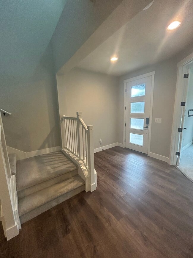 Building Photo - Spacious 4 Bed / 3.5 Bath Home in Easton C...
