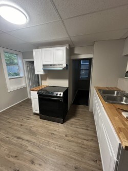 Building Photo - 820 1st St