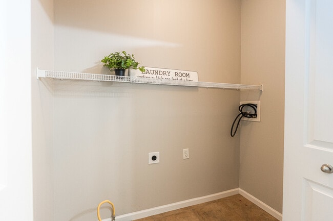 Building Photo - 639 Stonegate Dr