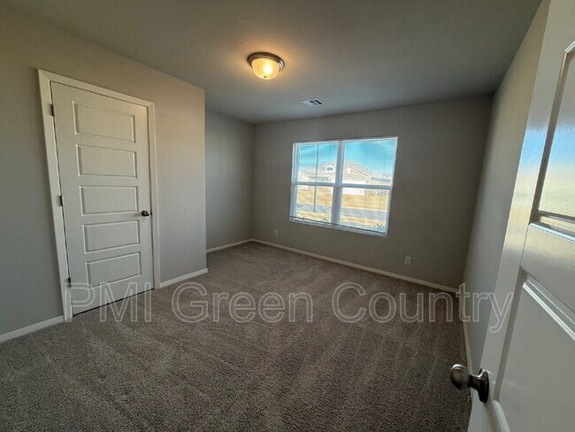 Building Photo - 8506 E 161st Pl S