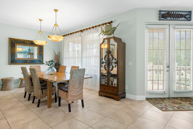 Building Photo - 4 Waterside St