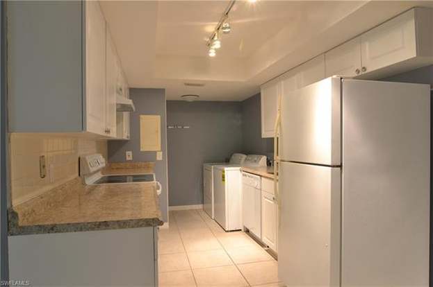 Building Photo - 3635 Boca Ciega Dr