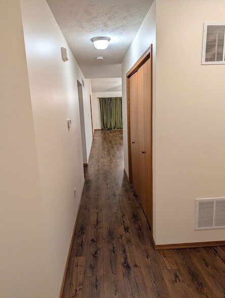 Building Photo - 1001 Wartburg Dr