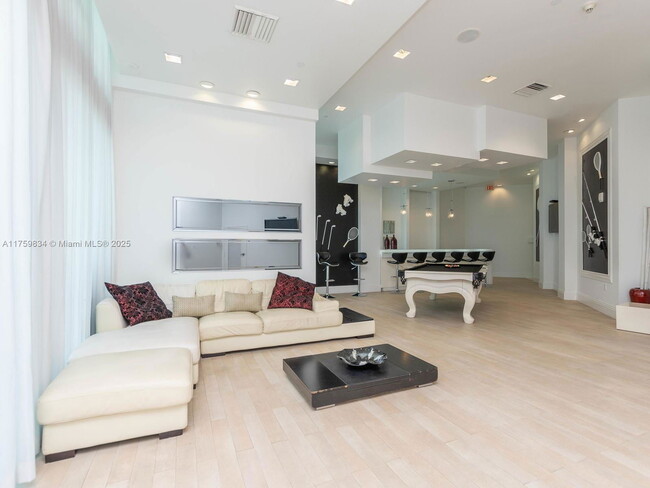 Building Photo - South Miami Avenue, Miami, FL 33130 - 2 BR...