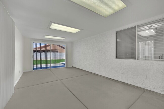 Building Photo - Step into this charming 3-bedroom, 3-bathroom home that has so much to offer!