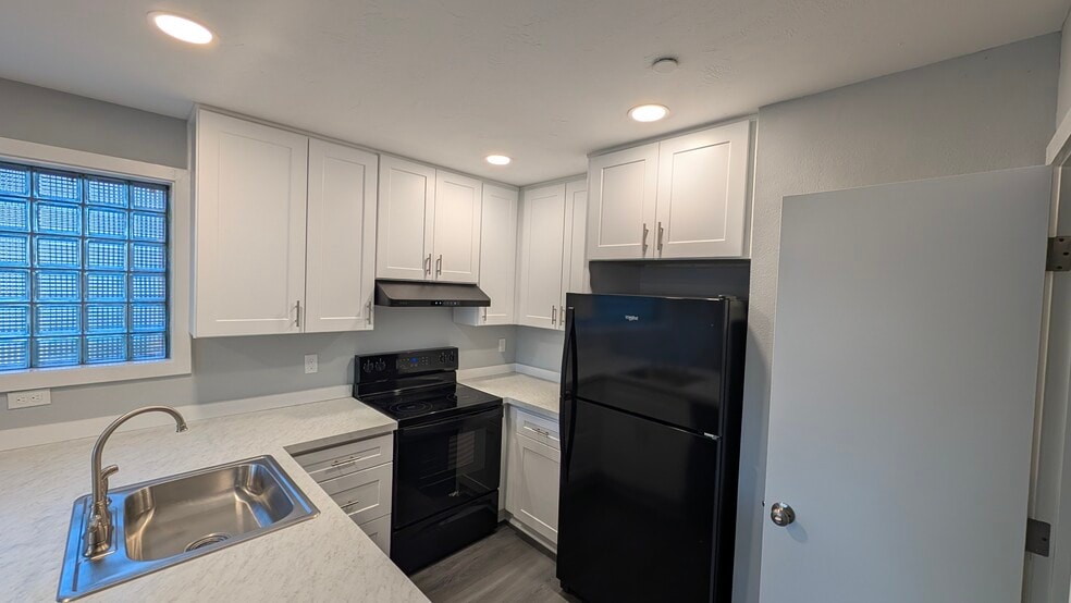 Kitchen - 2378 E 15th Ave