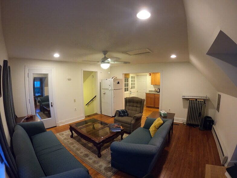 Primary Photo - 424 N High St