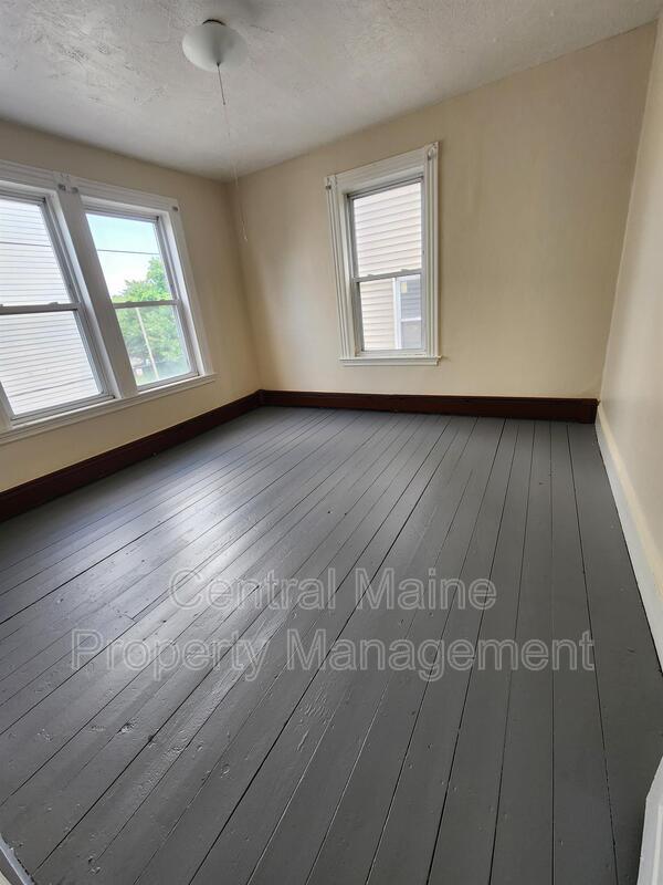 Building Photo - 53 River St
