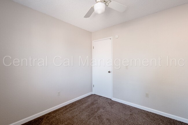 Building Photo - 3 Bedroom/2.5 Bath Home in Silver Creek - $2295 Per Month!