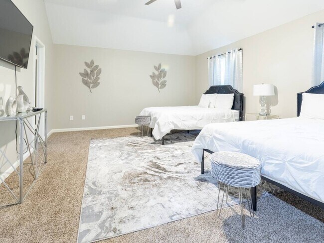 Building Photo - 2005 Village Park Dr