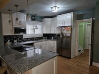 Building Photo - 1039 Clay Ave