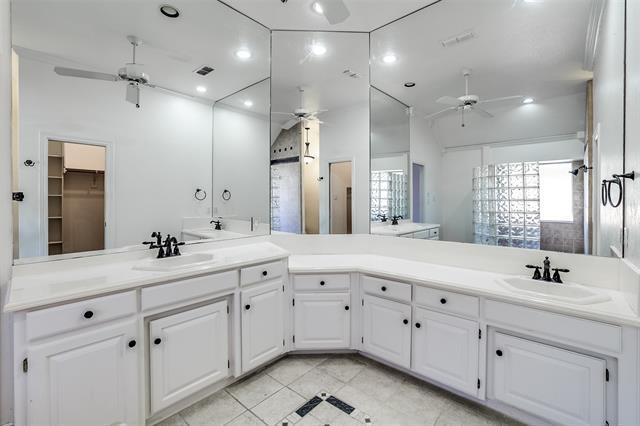 Building Photo - 5901 River Bend Dr