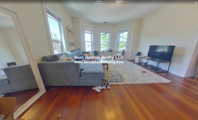 Building Photo - 156 School St