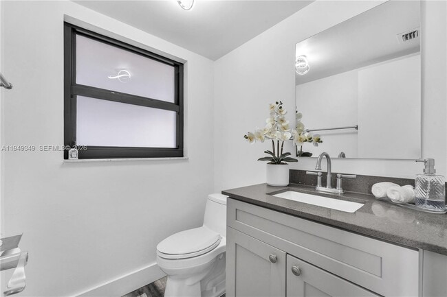 Building Photo - 20841 San Simeon Way