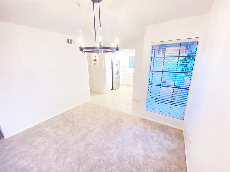 Building Photo - 5950 N 78th St