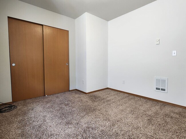 Building Photo - Cozy 3 Bedroom House!!! Ready For New Tena...