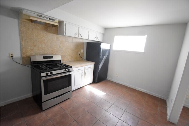 Building Photo - 4353 Brinkley St