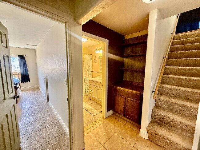 Building Photo - 4-BR Home with Horse Privileges in Apple Valley
